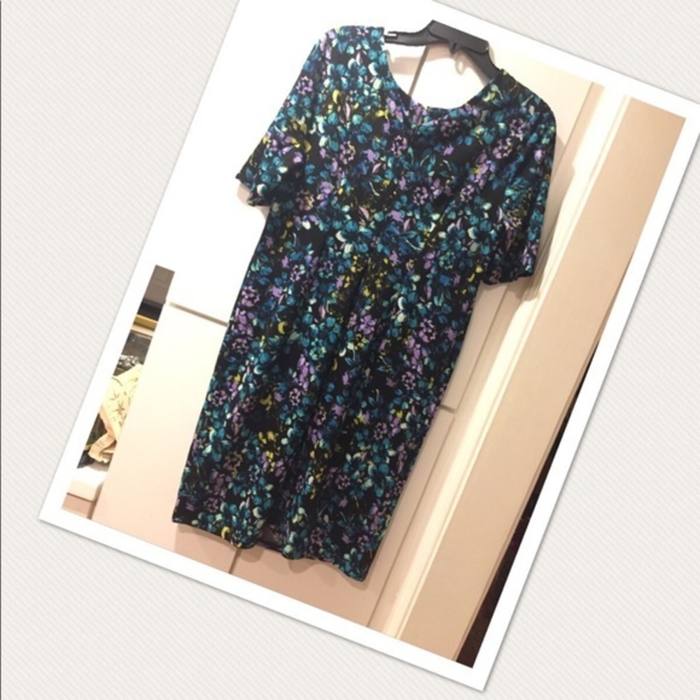 The Limited  Shortsleeve Colorful dress - 10 NWT